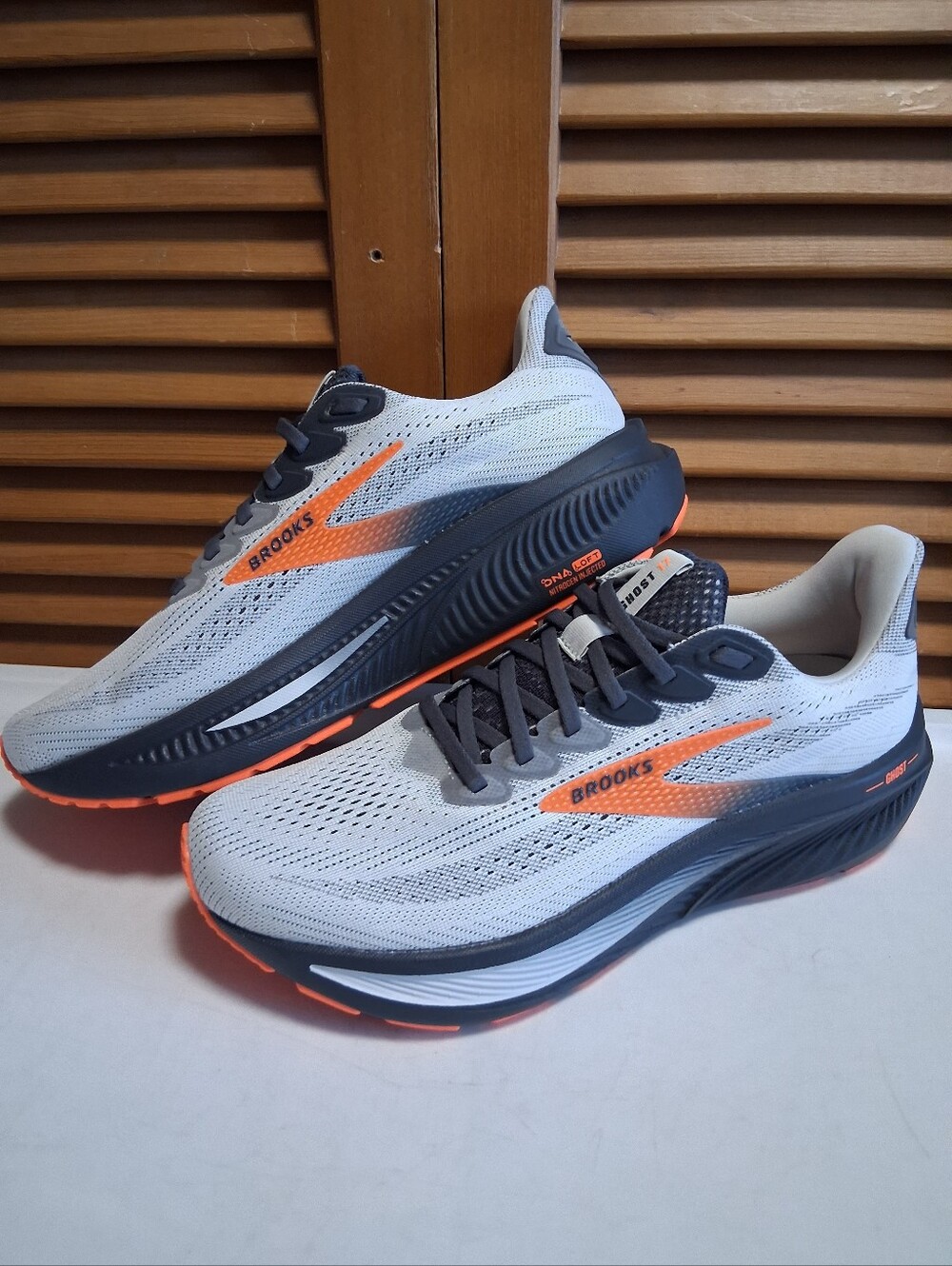 Brooks Ghost 17 Oyster Mushroom/Orange/ Ebony Mens Running Shoe * Size: 9 *NEW